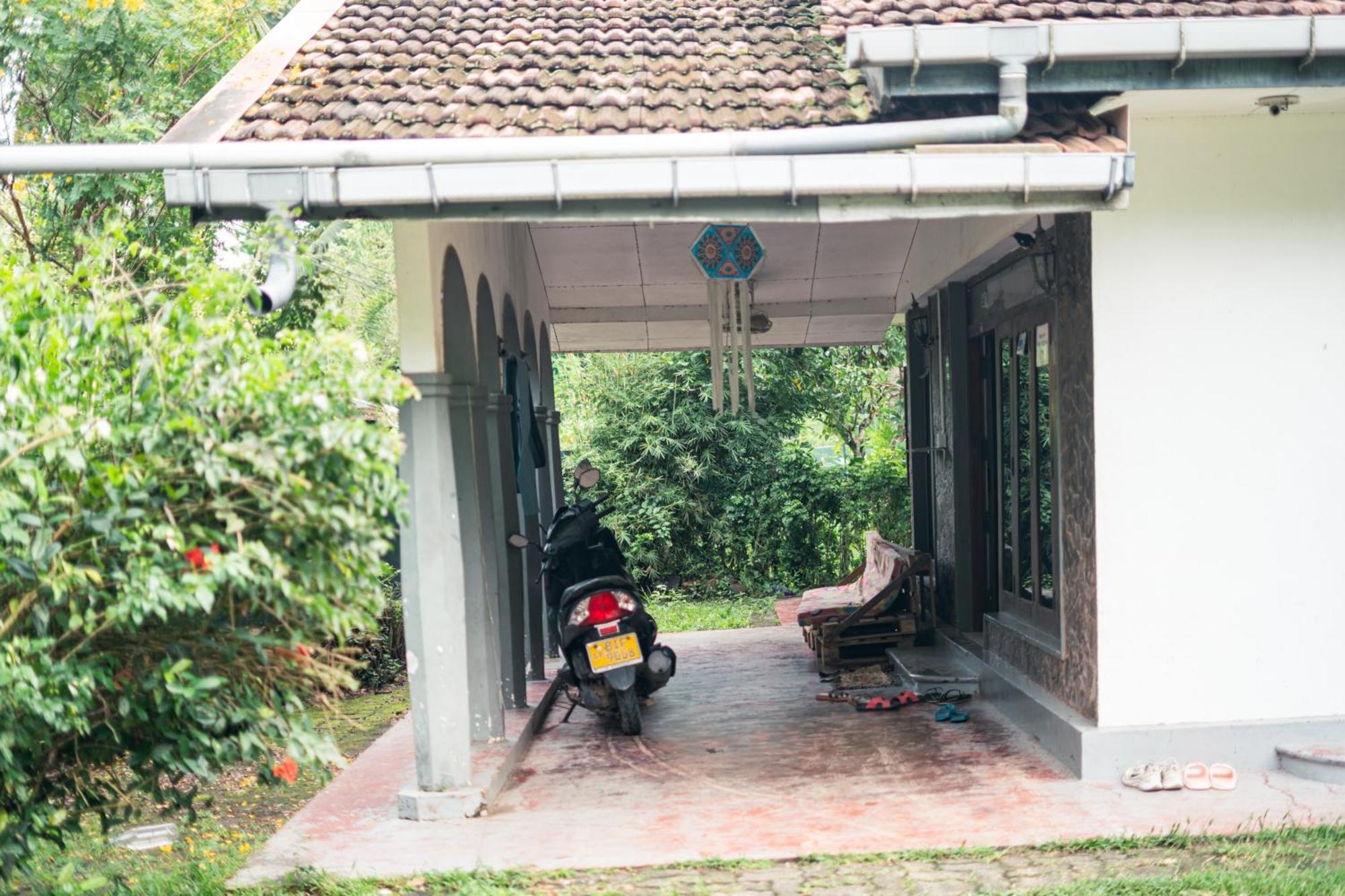 Hostel Singha Lounge Unawatuna Exterior foto